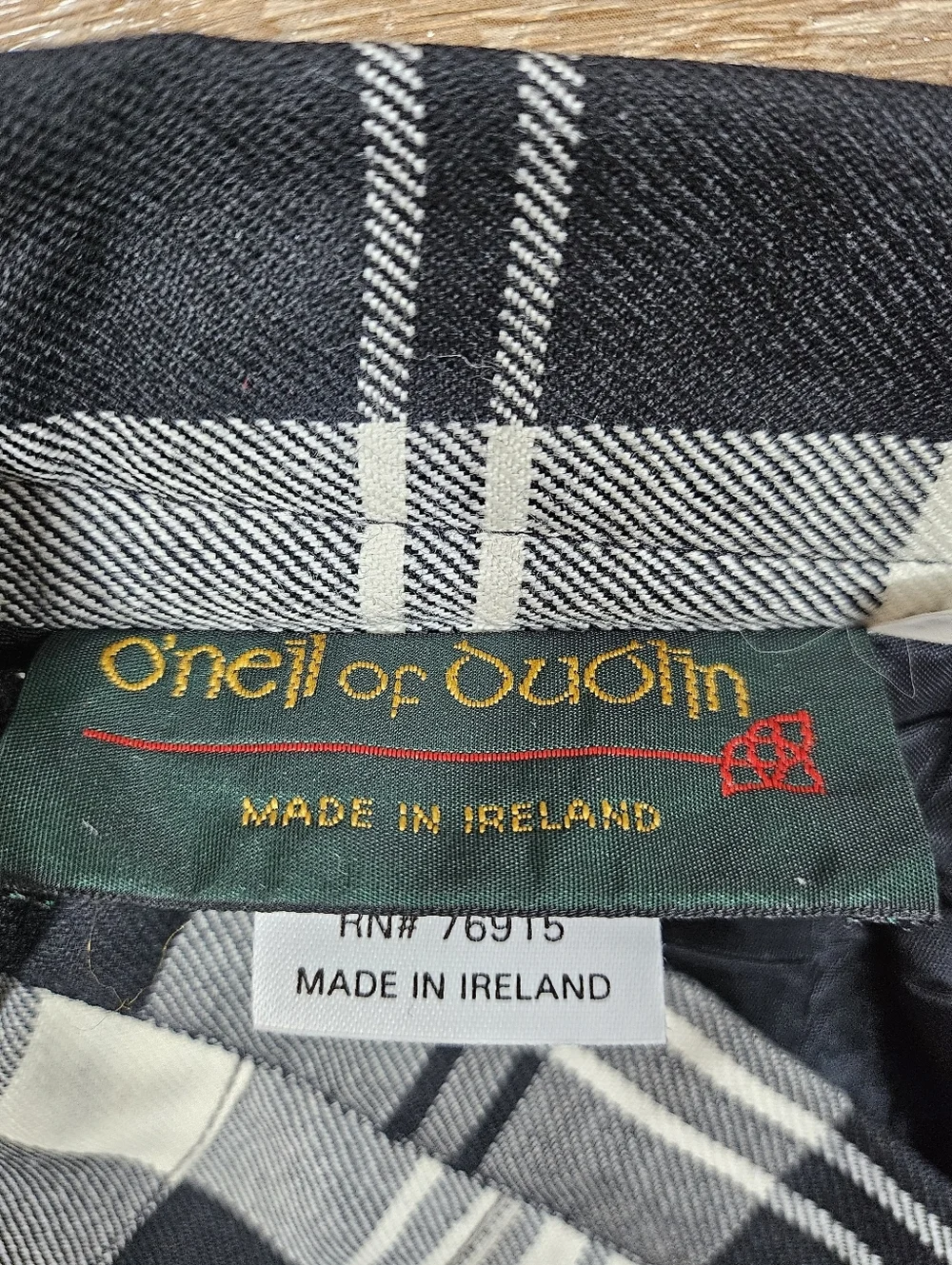 O'Neil Of Dublin 100% Wool Black & White Tartan Plaid Pleated Midi Skirt